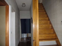 無垢材にかこまれて