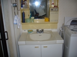 無垢材にかこまれて